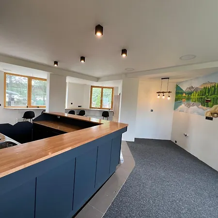 ホステル Hikers Paradise High Tatras Štrbské Pleso