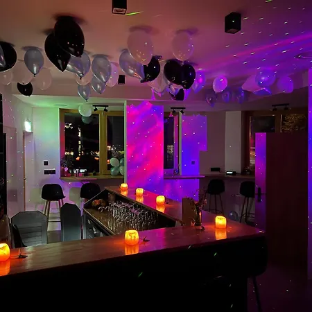 ホステル Hikers Paradise High Tatras Štrbské Pleso